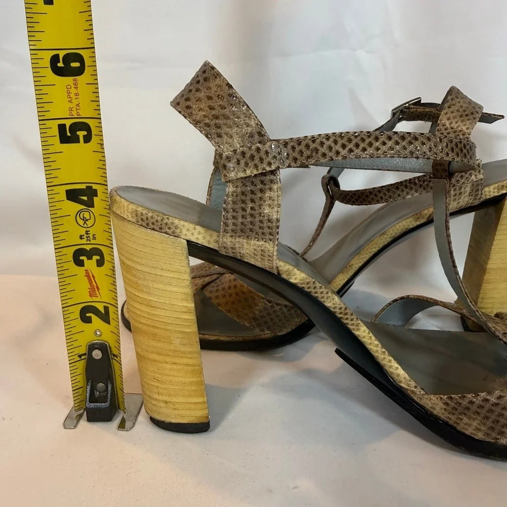 Gucci Womens Snakeskin Embossed T-Strap Block Heel Sandals Brown Tan Size 9